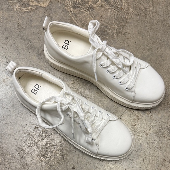 BP Classic White Lace-Up Sneakers - Picture 5 of 11